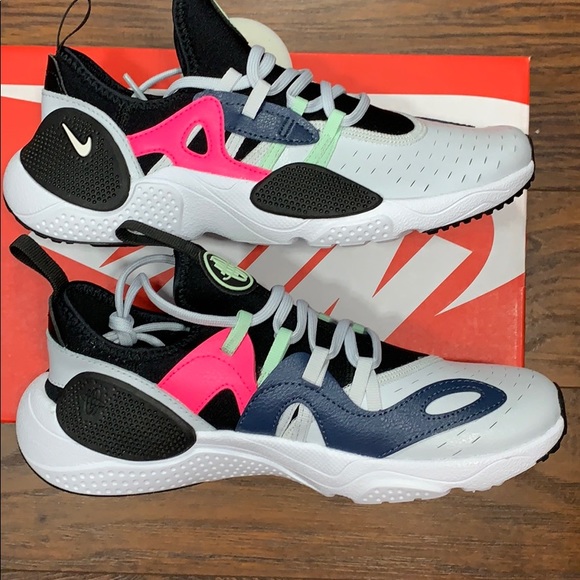 Nike Shoes - NIKE HUARACHE E.G.E.BG pure platinum/white-black
